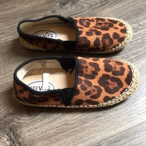 Stevies leopard flat